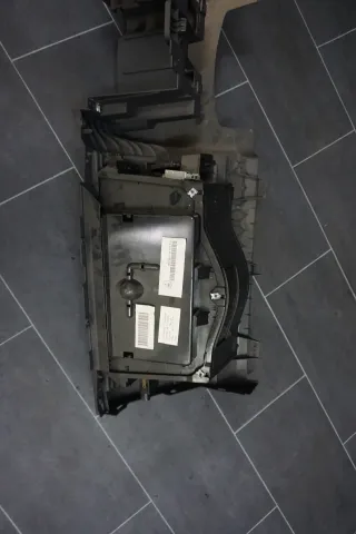 Original VW Touareg 7L Handschuhfach Konsole Schwarz Anthrazit 7L6858904 - Bild 5