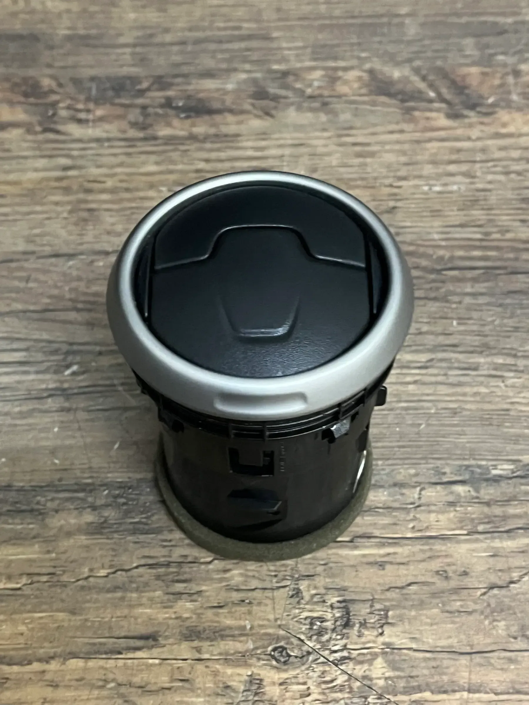 Luftdusche Luftdüse Links Mitte für Nissan Qashqai J10 07-10 68760-JD10A - Bild 1