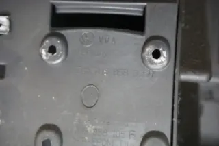 VW T5 Multivan Verkleidung Blende Fußraum unten Mitte 7H5858335D anthrazit - Bild 8