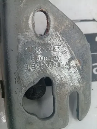 Audi A4 B5 Scharnier Heckklappe Kofferraumdeckel 3B5827301A / 3B5827302A - Bild 3
