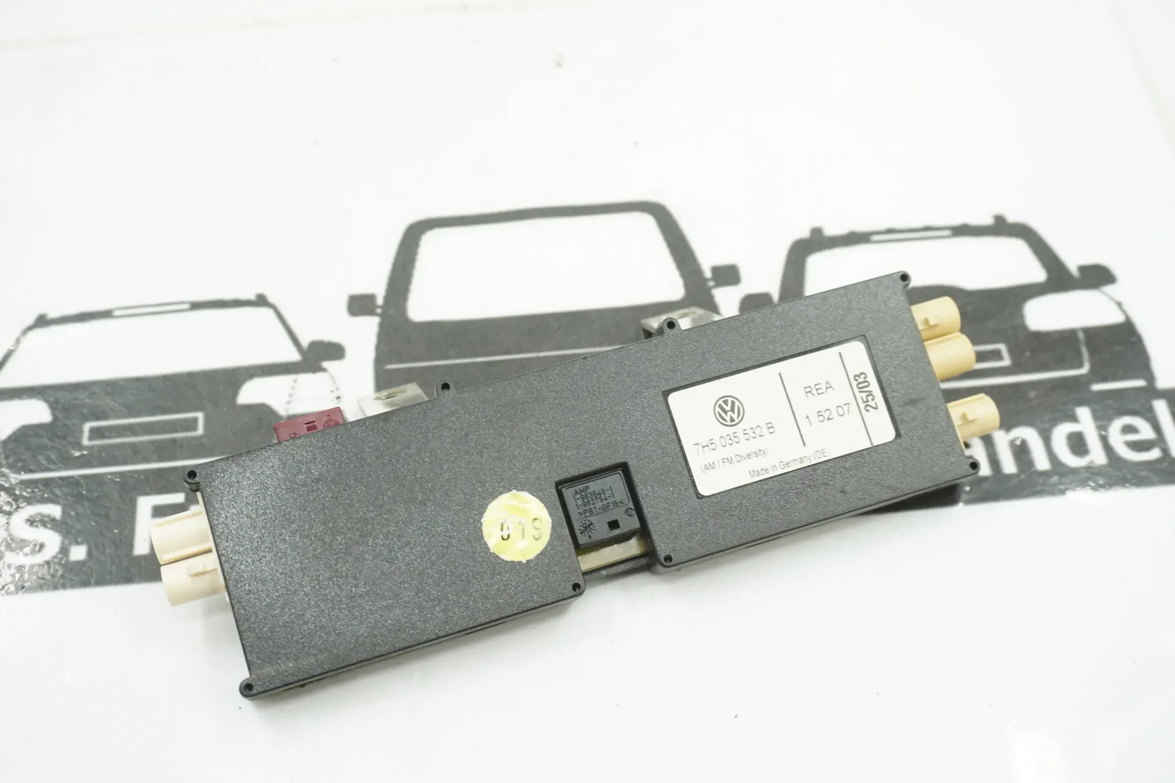 VW T5 Multivan ANTENNENVERSTÄRKER ANTENNE VERSTÄRKER 7H5035532B - Bild 1