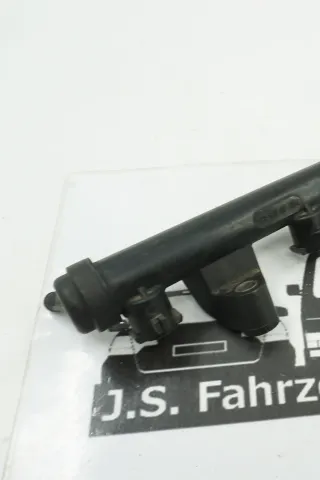 Seat Ibiza 6L Kraftstoffverteiler Einspritzleiste Leiste 03D133329B - Bild 2
