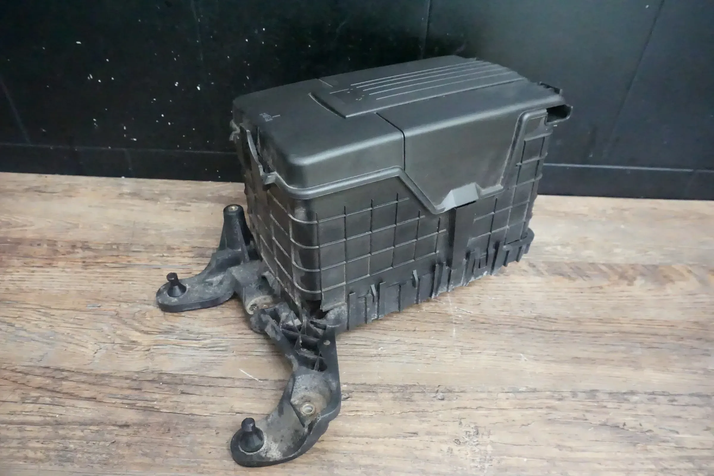 ORIG VW Passat Batteriehalterung 1K0915325A 1K0915333H Golf VI 6 Audi A3 8p - Bild 1