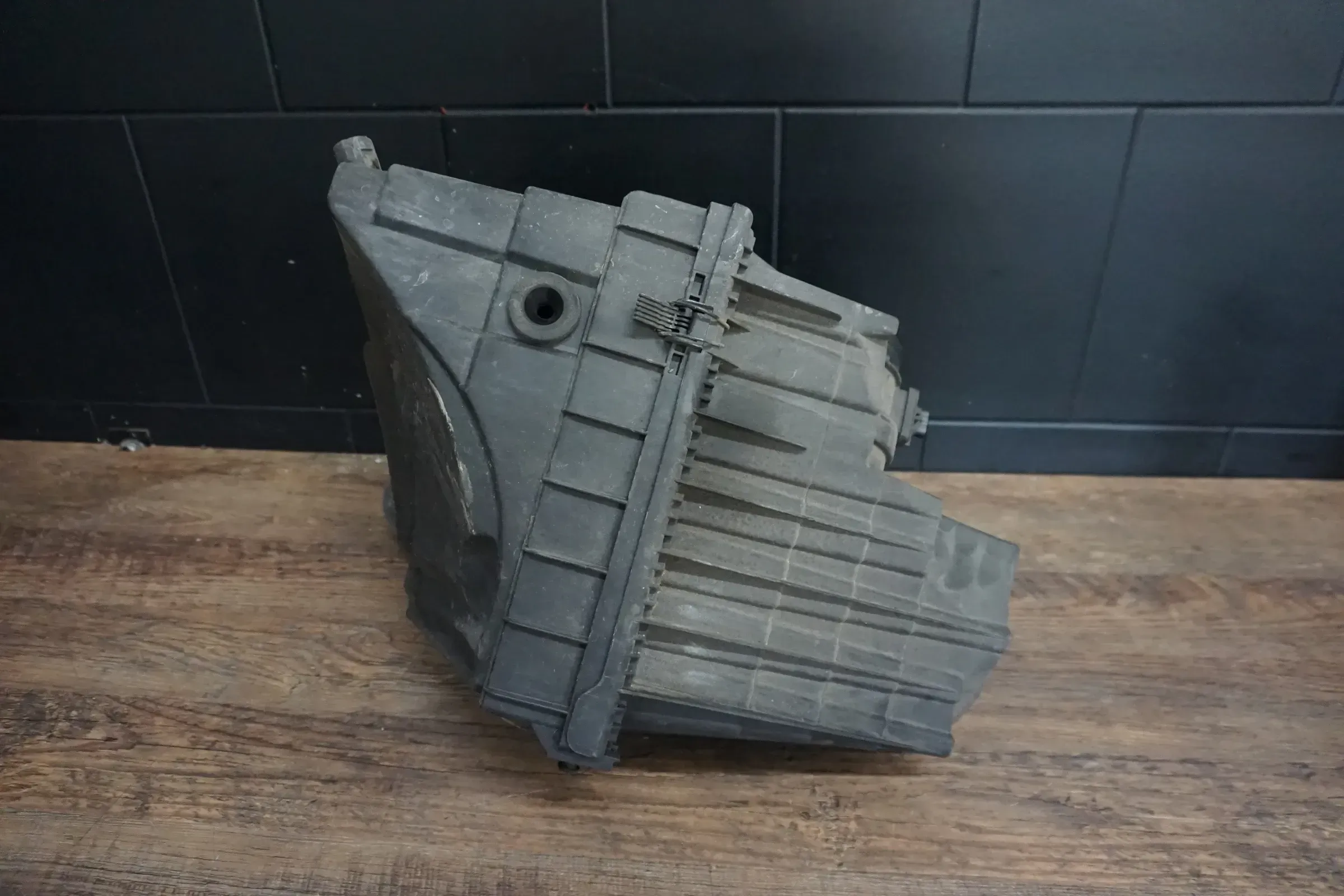 Orig Luftfilter Luftfiltergehäuse VW T5 16 7E0129601 7E0129620 Luftfilterkasten - Bild 1