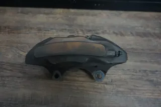 VW Touareg 7L 3.0 TDI V6 Bremssattel Sattel Bremse vorne rechts Brembo 4-Kolben - Bild 1