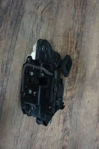Seat Leon 5F Türschloss vorne links Stellmotor Schloss Tür VL 5K1837015E - Bild 2
