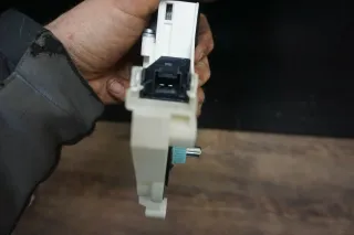 Audi A4 B8 8K Fensterhebermotor Fensterheber Motor Vorne Rechts 8K0959802A - Bild 5