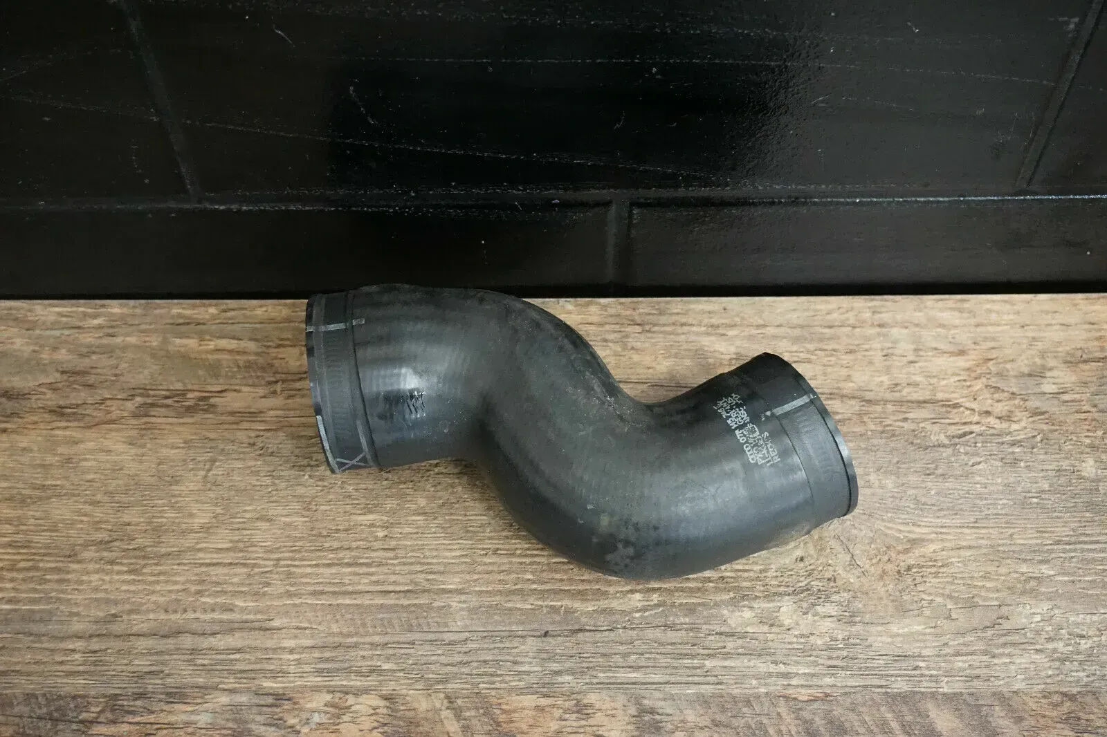 Audi S4 B5 8D A6 4B C5 Ladedruckschlauch Schlauch rechts oben 078145746E - Bild 1