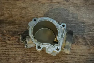 Audi A4 A5 A6 A7 A8 Q5 Q7 Benzindruckspeicher Gehäuse Druckspeicher 06E103535A - Bild 4