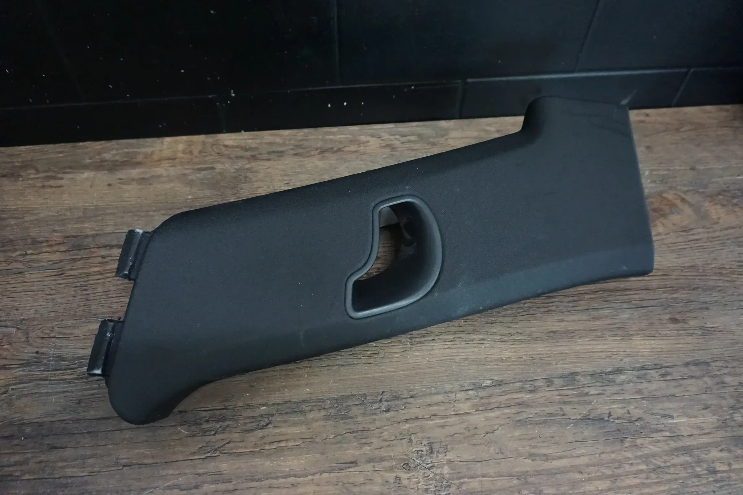 Porsche Cayenne 958 92A Verkleidung C-Säule hinten rechts Abdeckung 7P5867242M - Bild 1