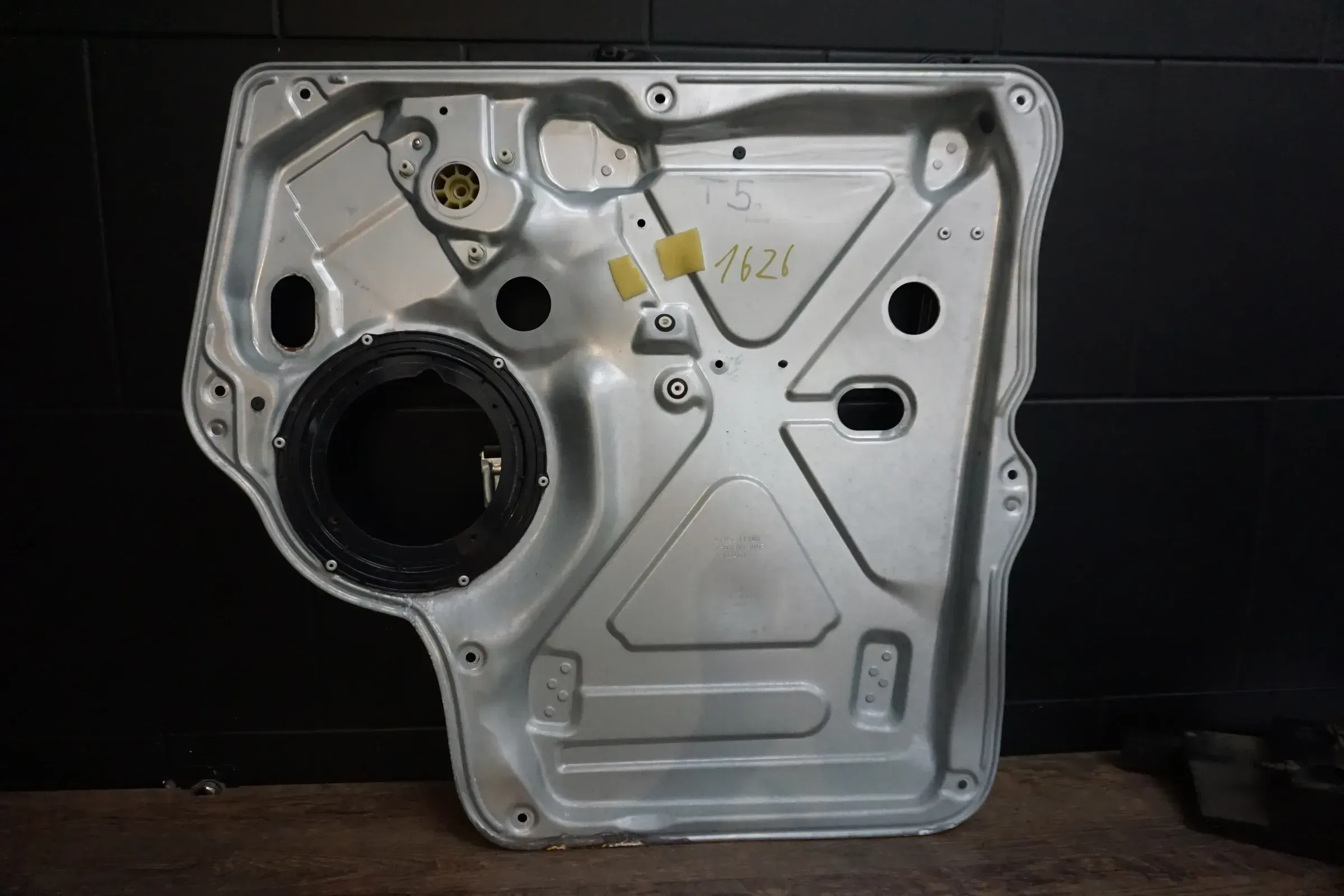 VW T5 Baujahr 2005 elektrischer Fensterheber vorn rechts ohne Motor 7H0837730AP - Bild 1