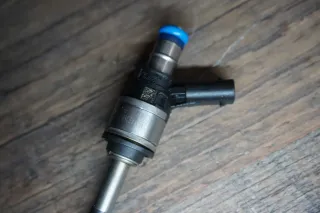 Audi VW TFSI FSI Benzineinspritzdüsen Einspritzdüsen Einspritzventil 06C906036C - Bild 4