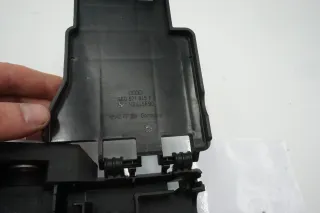 Sicherungskasten Audi A8 4E Halter Batterieüberlastungsschutz 4E0971845F - Bild 4