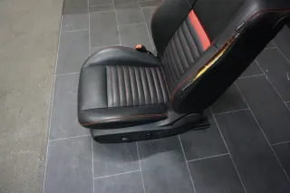 Dodge Challenger R/T 14 Sitz Fahrersitz Leder Sitzheizung Links Schwarz Rot - Bild 5