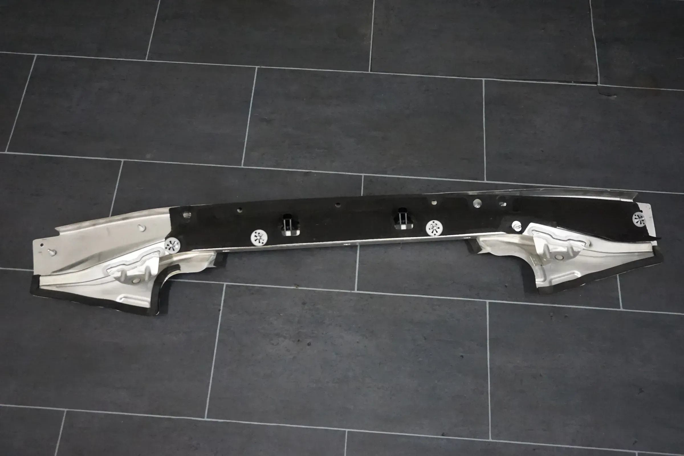 Audi Q7 4M Querstütze Sütze Strebe Domstrebe Halter 4M0806391 4M0805645Gebraucht - Bild 1
