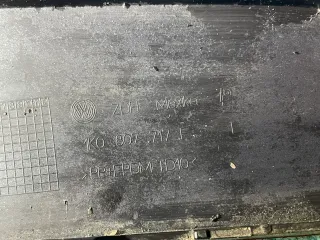 VW Golf 5 Abdeckung vorne links Scheinwerferreinigung schwarz SWR 1K0807717E - Bild 3