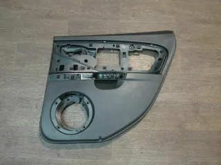 Seat Leon 1P Original Türverkleidung hinten rechts 1P0867212A 1UQ persiaschwarz - Bild 1