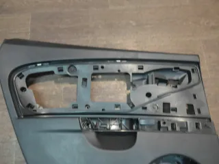 Seat Leon 1P1 Türverkleidung Verkleidung links hinten schwarz 1P0867211A - Bild 3