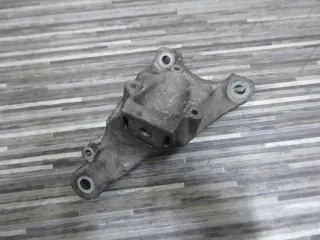 Audi S4 B6 Motorhalter Motorstütze links 4Z7199307B - Bild 1