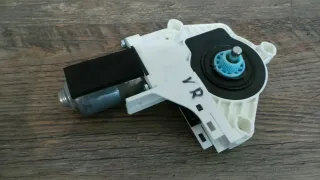 Audi S5 8T Cabrio Fensterhebermotor Fensterheber Motor vorne rechts 8K0959802A - Bild 2
