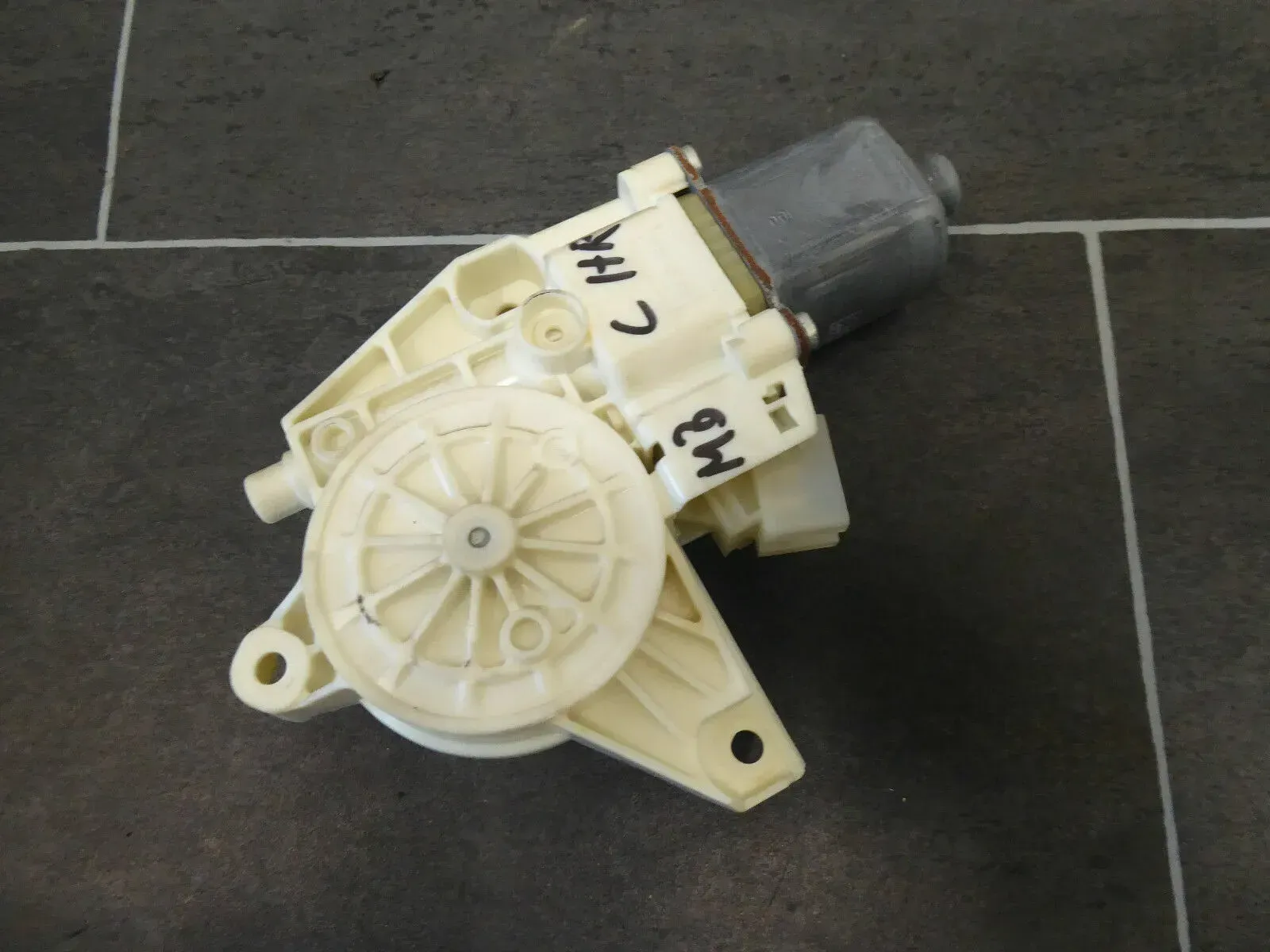 Fensterhebermotor Mercedes W212 Fensterheber Motor W204 Hinten Links A2048200542 - Bild 1