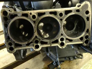 Audi A6 4B C5 2,5 V6 TDI AKE Motorblock Rumpf Motor - Bild 7