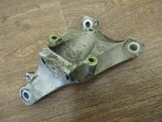 Audi S4 B6 Motorhalter Motorstütze links 4Z7199307B - Bild 2