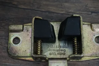 Original VW T4 Heckklappenführung Verriegelung Führung Heckklappe 701829721C - Bild 3