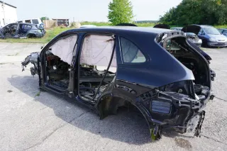 Porsche Cayenne 92A 3.0 TDI Karosse Karosserie EZ 03/2012 Schwarz deutsche Papiere - Bild 6