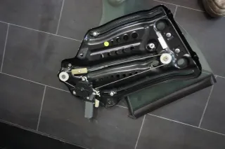 Audi A5 S5 RS5 8F Cabrio Seitenscheibe HL Fensterheber Motor 8F0839397C - Bild 7