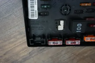 VW Passat 3C Sicherungskasten 3C0937125 Zentralelektrik Sicherungsträger - Bild 3