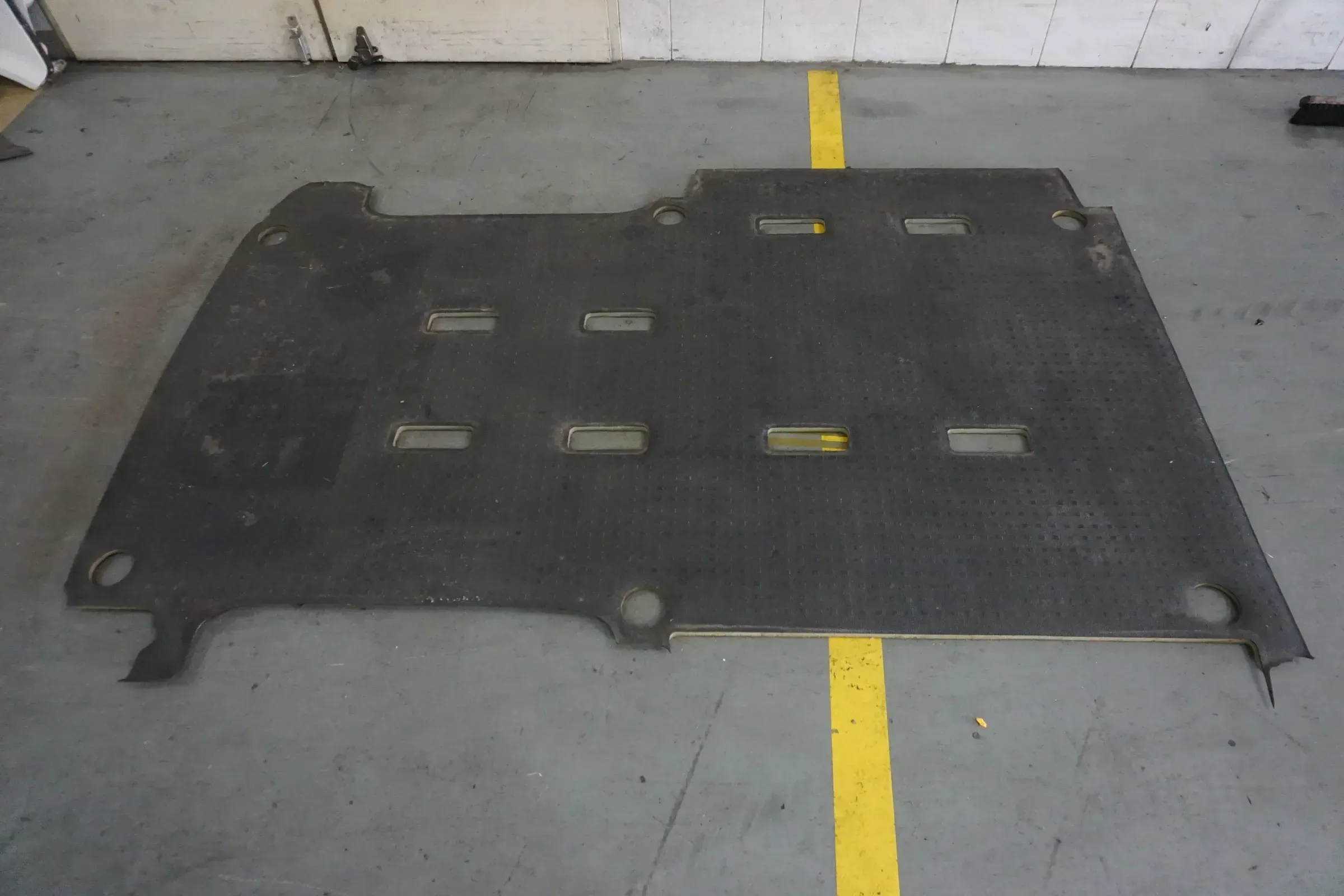 VW T5 Caravelle Fußboden Teppich Bodenbelag hinten Teppichboden 7H1 - Bild 1