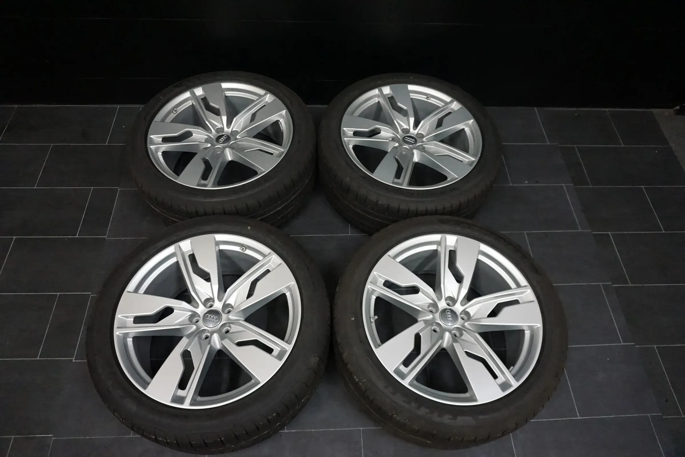 4x 21zoll Audi Q7 SQ7 4M ET31 felgen Wheels 4M0601025K Sommerräder 9,5X21 ET31 - Bild 1
