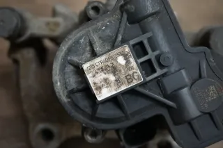 AUDI A3 8V Bremssattel elektrische Parkbremse hinten rechts 5Q0615406BG - Bild 4