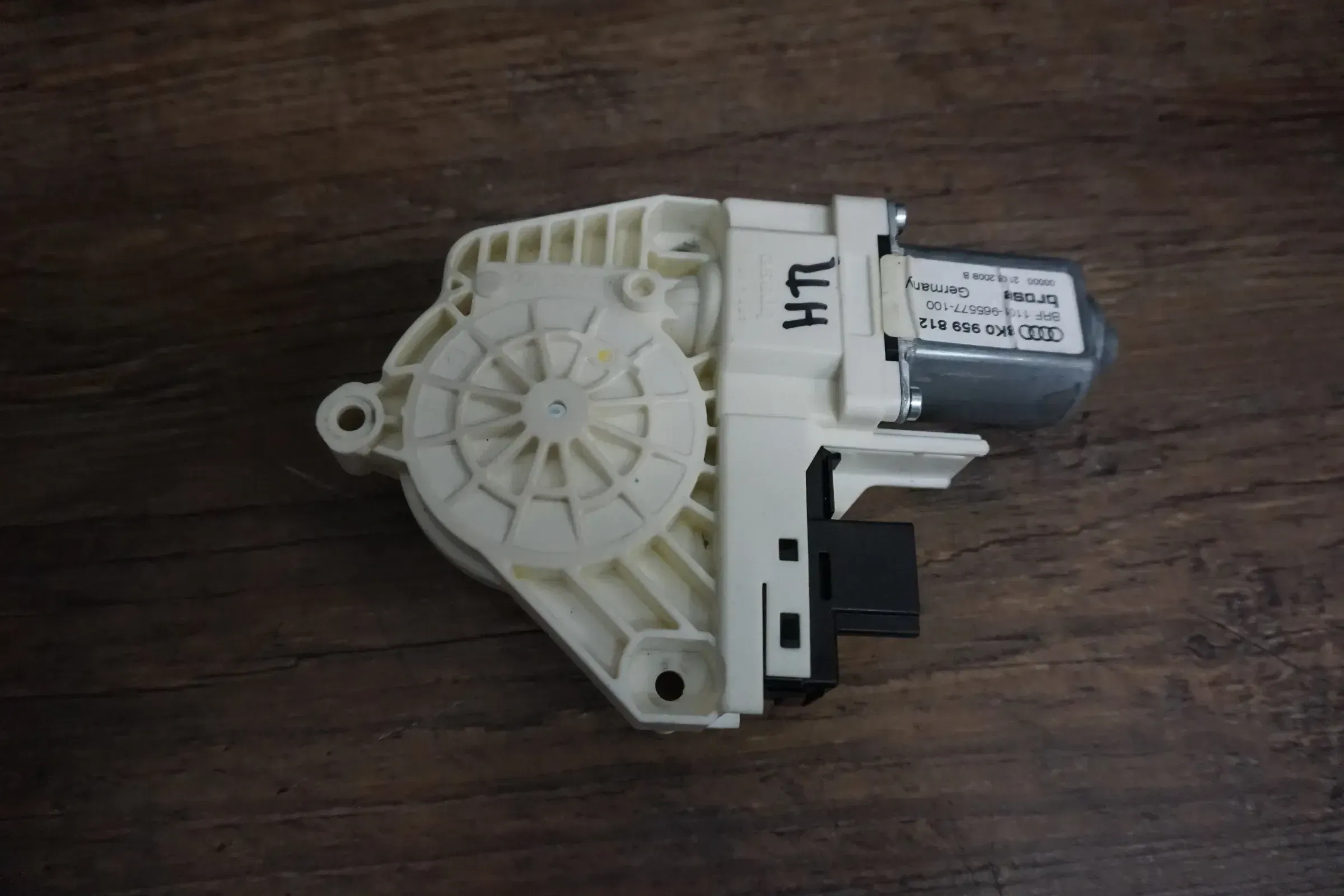 Audi A4 8K A5 8T Fensterhebermotor Motor hinten rechts 8K0959812 - Bild 1