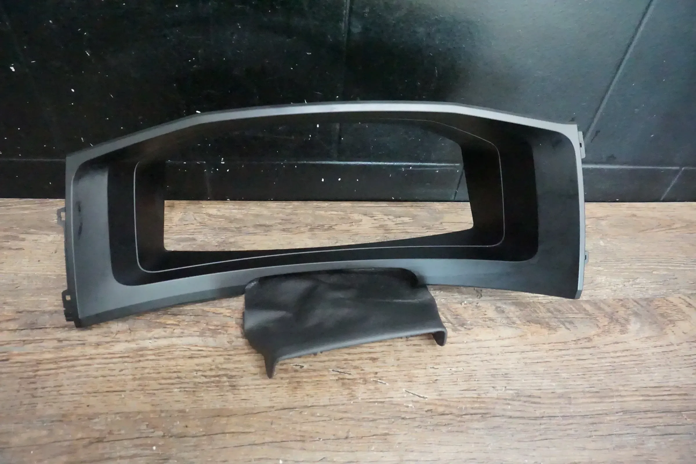 VW Bus T6 Transporter Blende Kombiinstrument 7E1857053A Satinschwarz - Bild 1