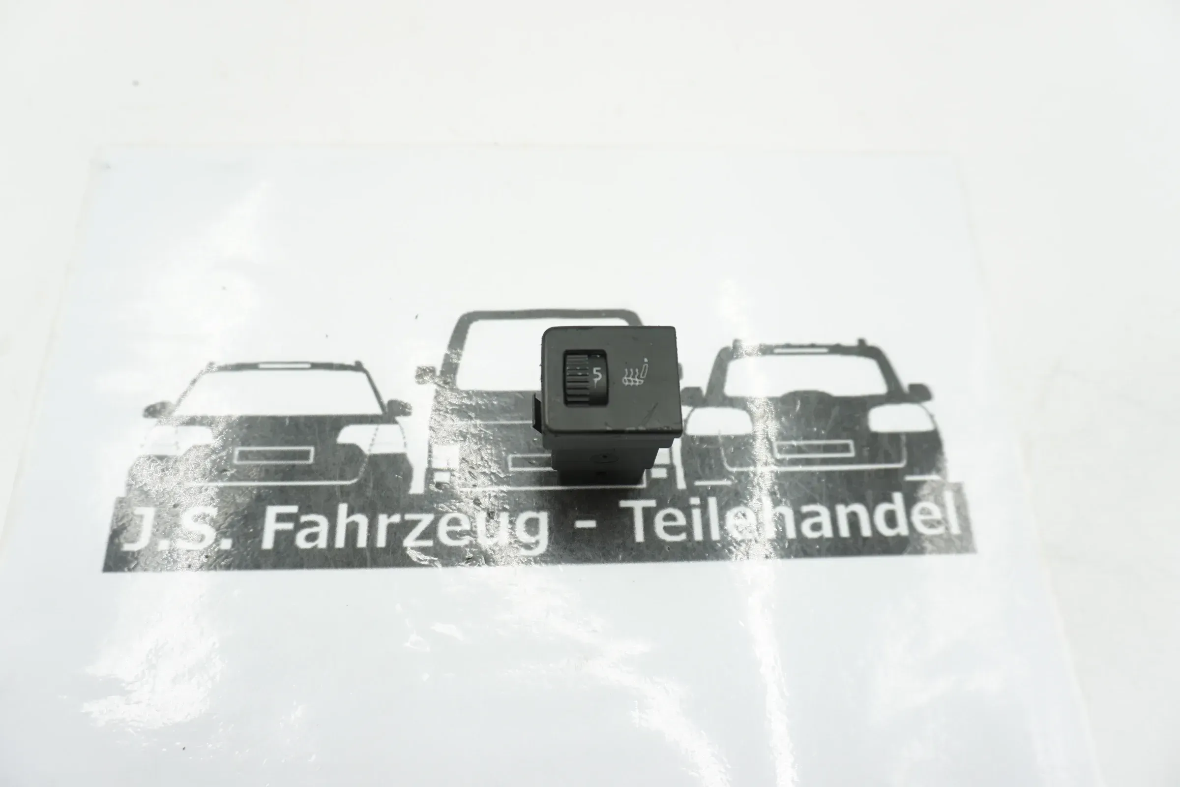 VW T5 7H Multivan Schalter Sitzheizung vorne rechts 7H5963564 - Bild 1