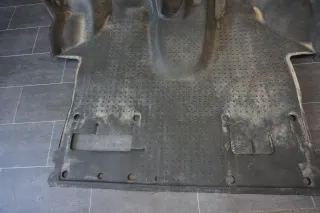VW T5 BODEN BELAG Gummi FUßRAUM vorne unten - Bild 5