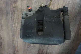 Bremssattel Bremssattelgehäuse vorne rechts VW Passat B8 2,0 TDI 190PS 6799/F - Bild 4