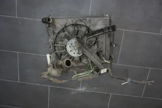 PORSCHE 911 996 996.2 Kühlerpaket Kühler Lüftermotor Halterung rechts - Bild 3