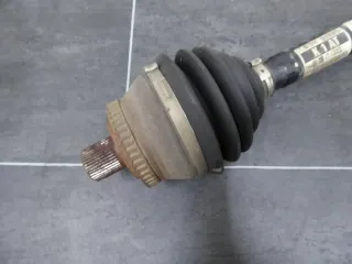 Audi A4 S4 8E Antriebswelle Welle Gelenkwelle vorn links 8E040727AT - Bild 2