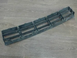 VW Golf 4 1J 1J0853677D Gitter Stossstange vorne mitte Stossstangengitter - Bild 3