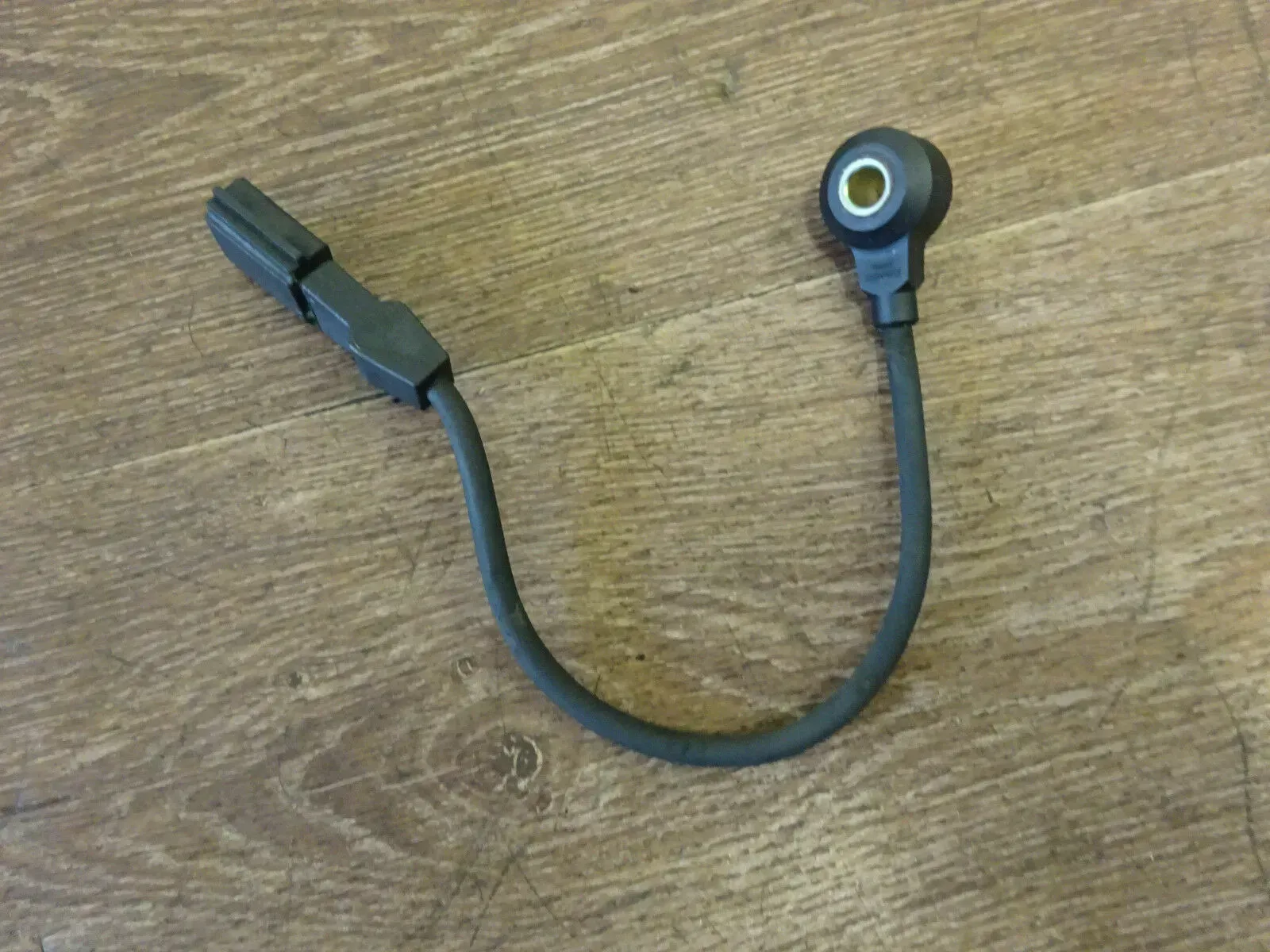 Audi A4 8E A6 4F A5 A8 Q7 Klopfsensor Sensor 079905377B - Bild 1
