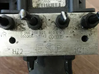 Audi A4 8E B7 3,0 TDI ABS ESP Block Hydraulikblock 8E0910517C 8E0614517BB - Bild 6