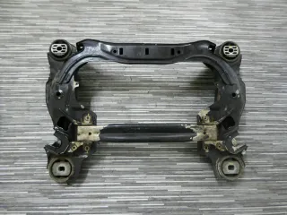 Audi A8 4E 3,0 TDi Motorträger Achsträger Träger Vorderachse Achse 4E0399313D - Bild 2