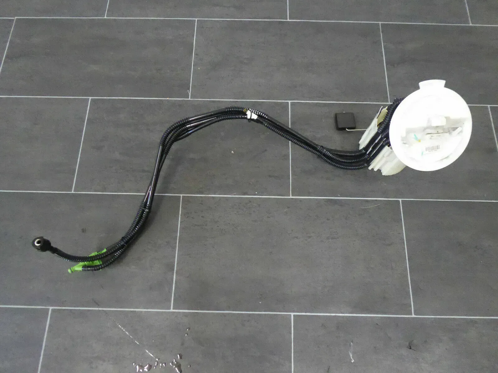 Mercedes W204 C-Kla. C220 CDI 350CDI A2044700694 Kraftstoffpumpe Tank Pumpe - Bild 1
