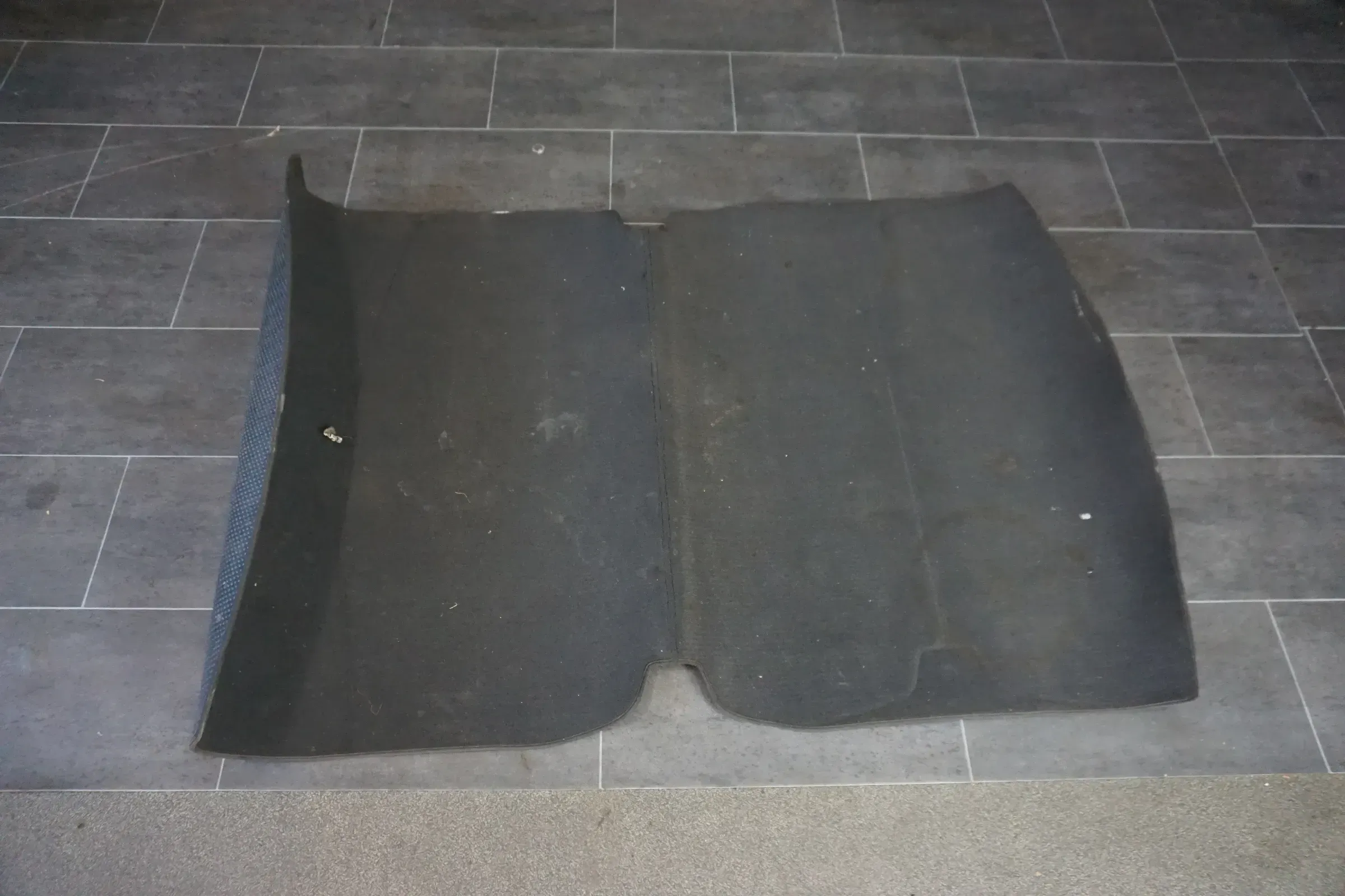 Audi TT 8J Kofferraum Teppich Bodenmatte hinten Abdeckung - Bild 1