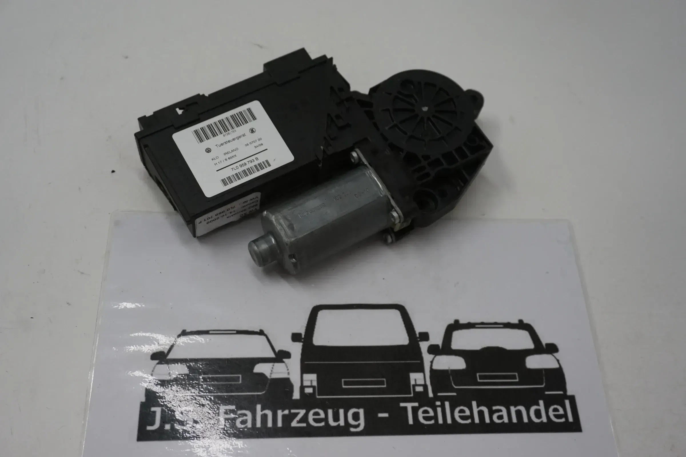 Fensterhebermotor VW Touareg vorne links Teilenummer 7L0959793B 7L0959701P - Bild 1