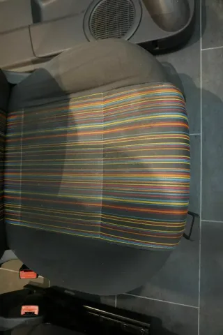 VW FOX 5Z Innenausstattung Sitze Stoff Fahrersitz Polster Sitzgarnitur - Bild 4