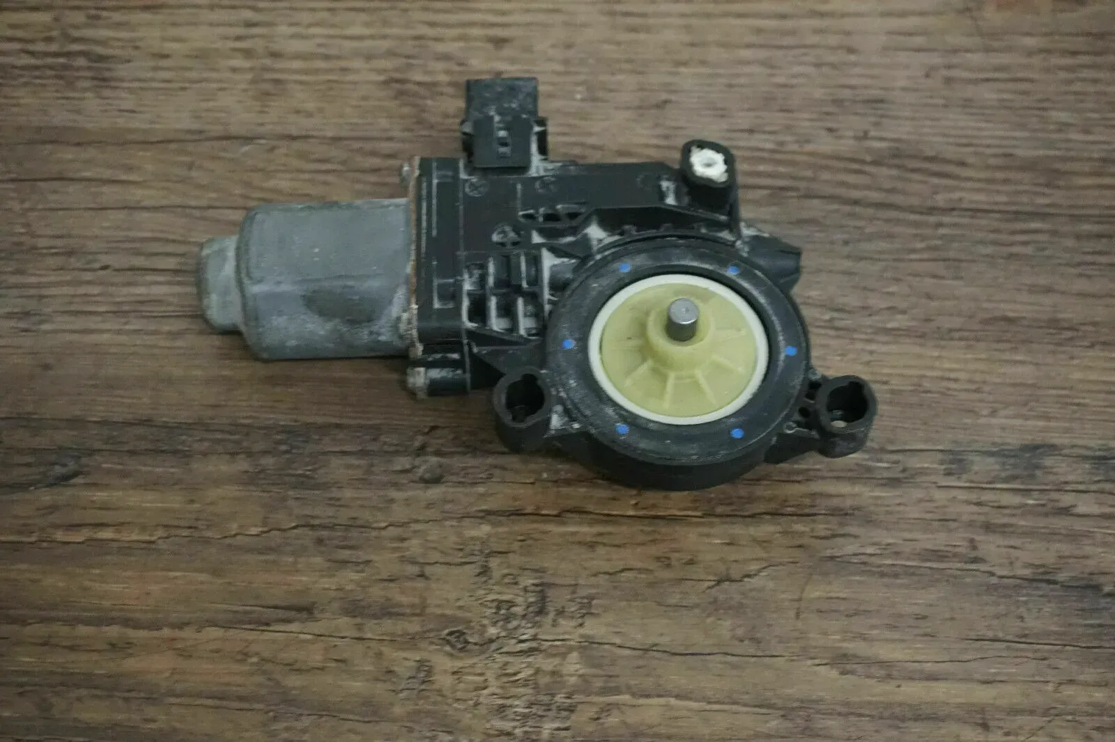 VW Amarok Fensterheber elektrisch Rechts Hinten 6R0959812D - Bild 1